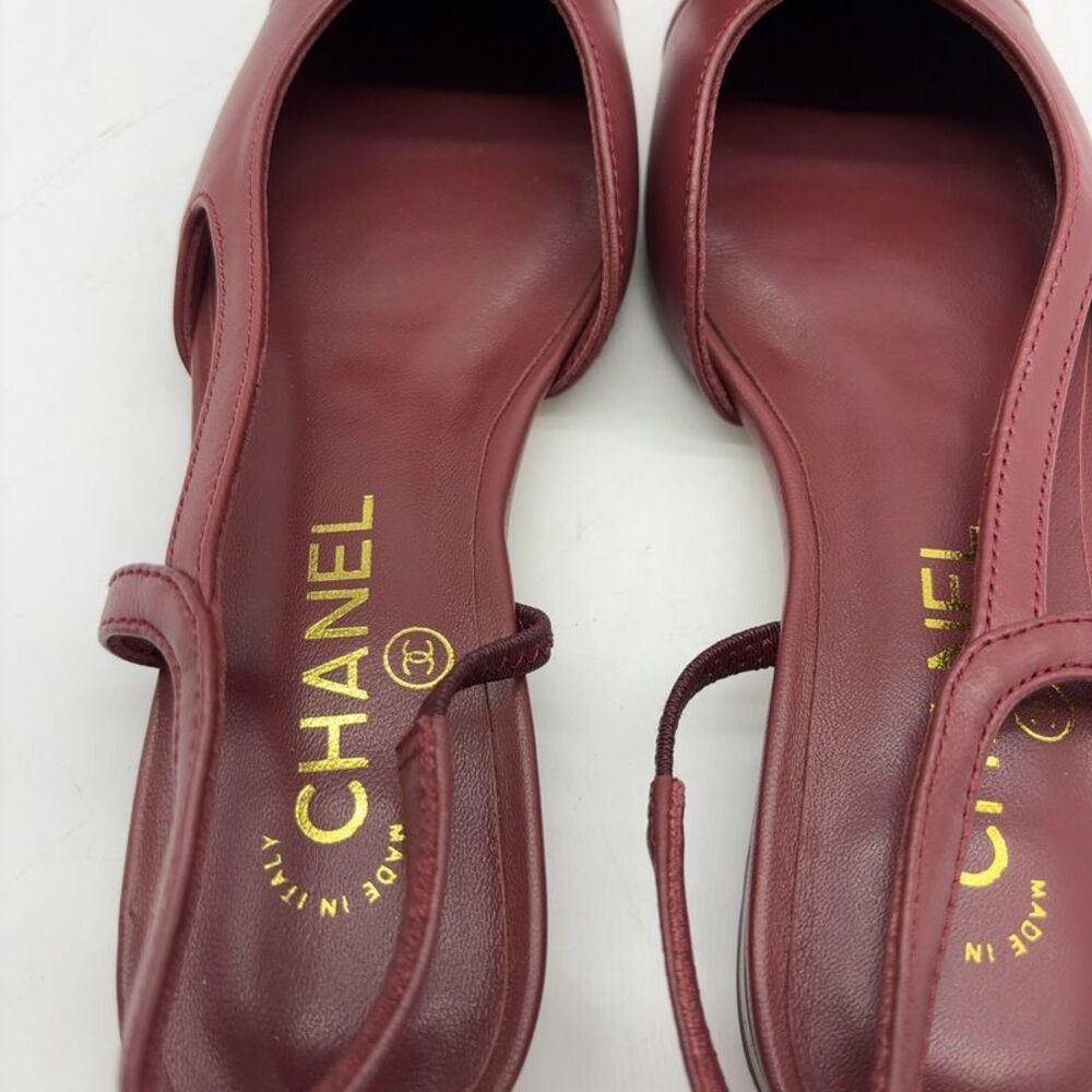 CHANEL Two-Tone Burgundy and Light Pink Slingback Flats - Picture 2 of 7
